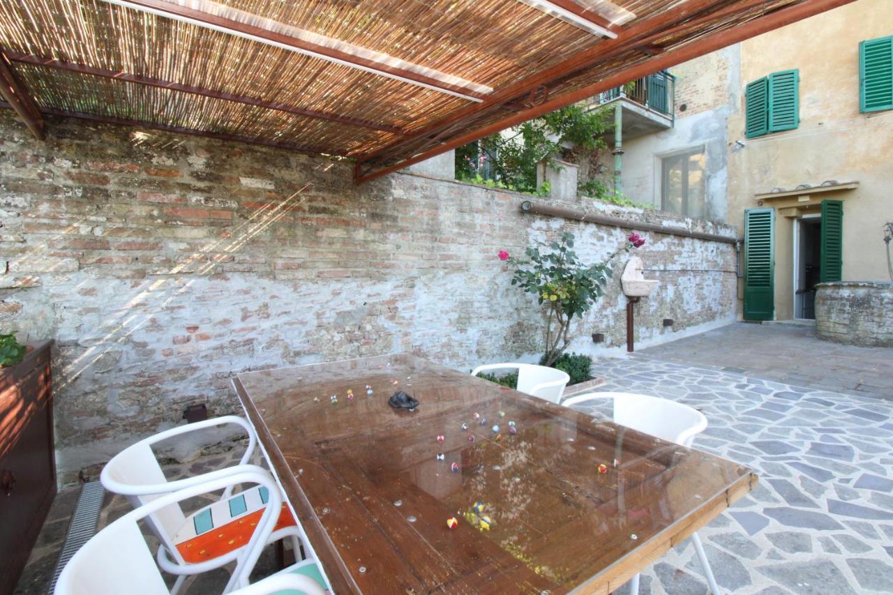 The House Of The Film Appartement Siena Buitenkant foto
